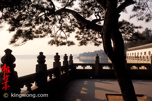 昆明湖边一角 A view of the Kunming Lake