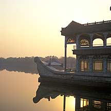 Picture of ʯ, Marble Boat