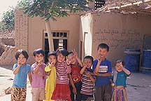 Picture of ³ - ĺ Tulufan (Turfan) - Erabaoxiang Children